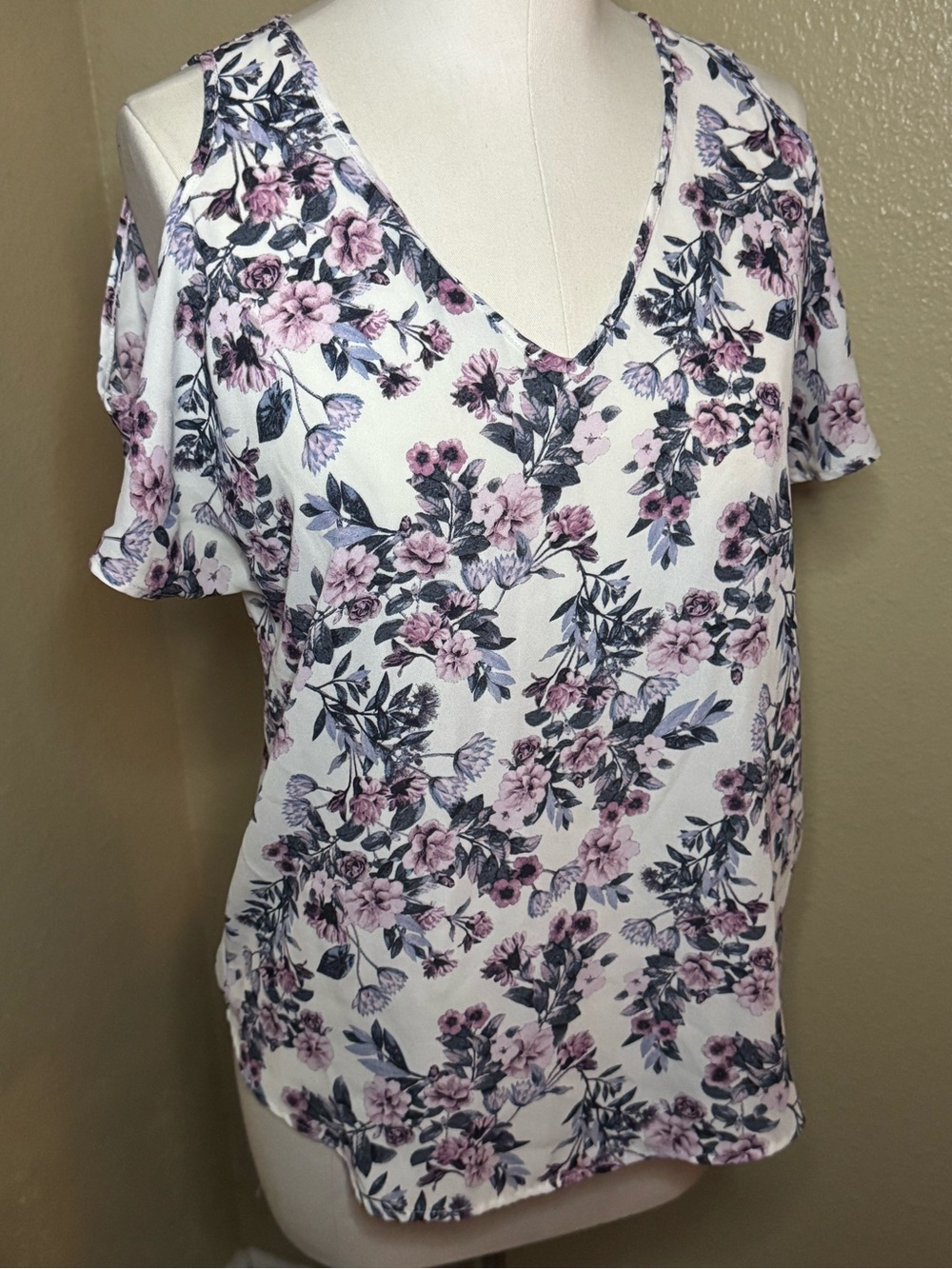 Hippie Rose White Short Sleeve V-Neck Top with Pink & Blue Floral